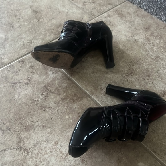 Via Spiga Size 8 1/2 Heels - Picture 5 of 5